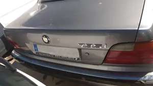 BMW SERIE 7 (E38) foto 17