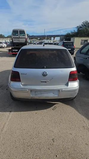VOLKSWAGEN GOLF IV BERLINA (1J1)(10.1997) foto 3