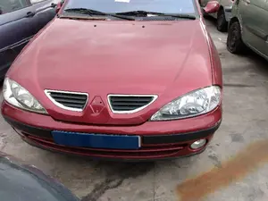 RENAULT MEGANE I FASE 2 BERLINA (BA0) foto 1