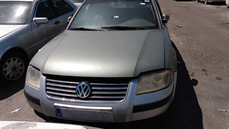 VOLKSWAGEN PASSAT BERLINA (3B2)