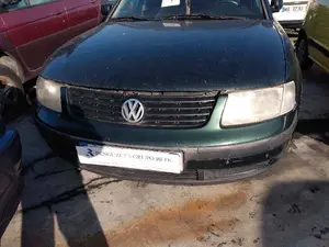 VOLKSWAGEN PASSAT BERLINA (3B2) foto 1
