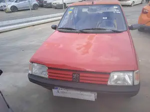 PEUGEOT 205 BERLINA foto 1