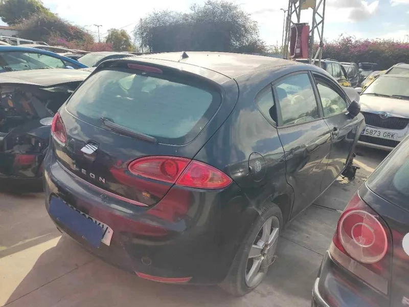 SEAT LEON (1P1)