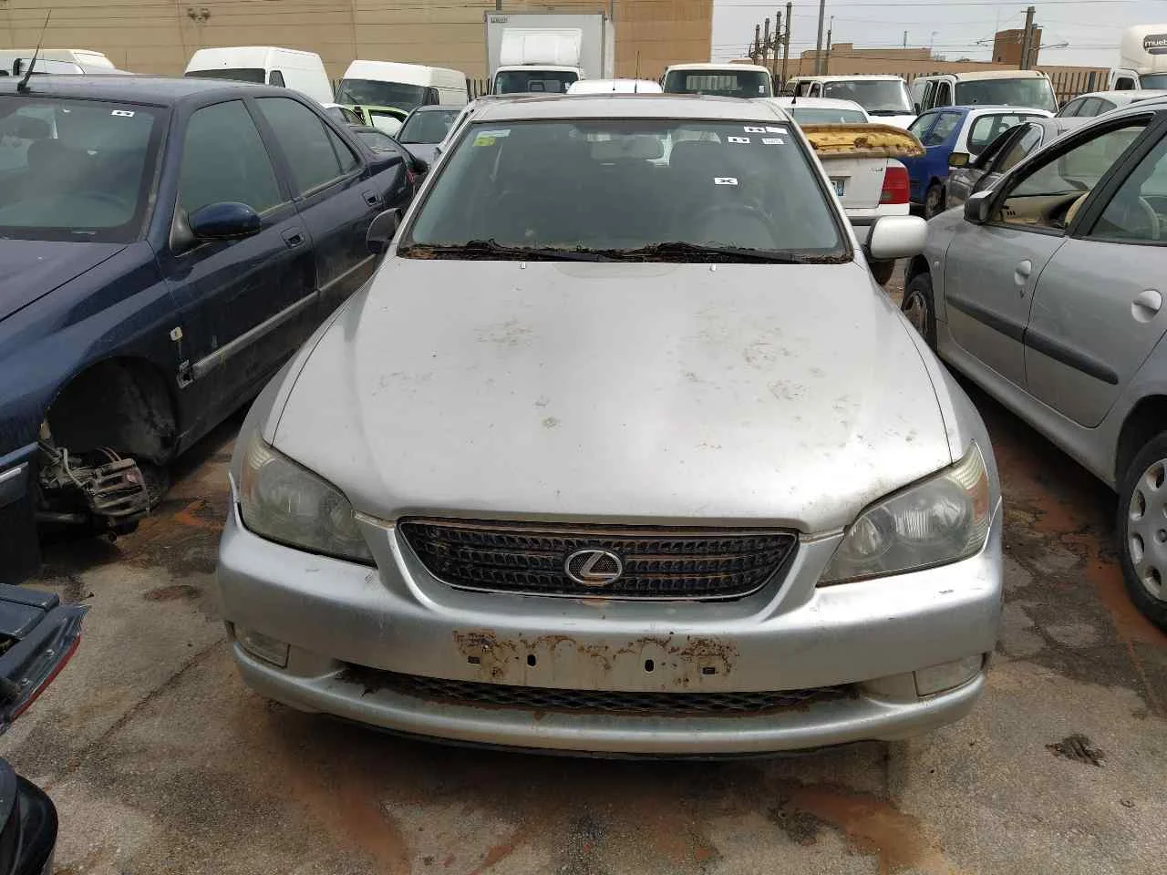 LEXUS IS 200 (GXE10)