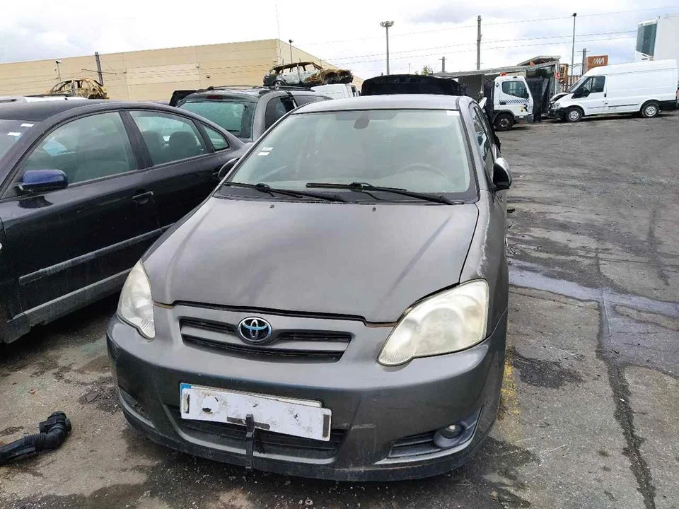 TOYOTA COROLLA (E12)