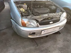 FORD FIESTA BERLINA (DX) foto 1