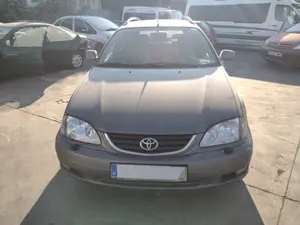 TOYOTA AVENSIS VERSO (M20) foto 1